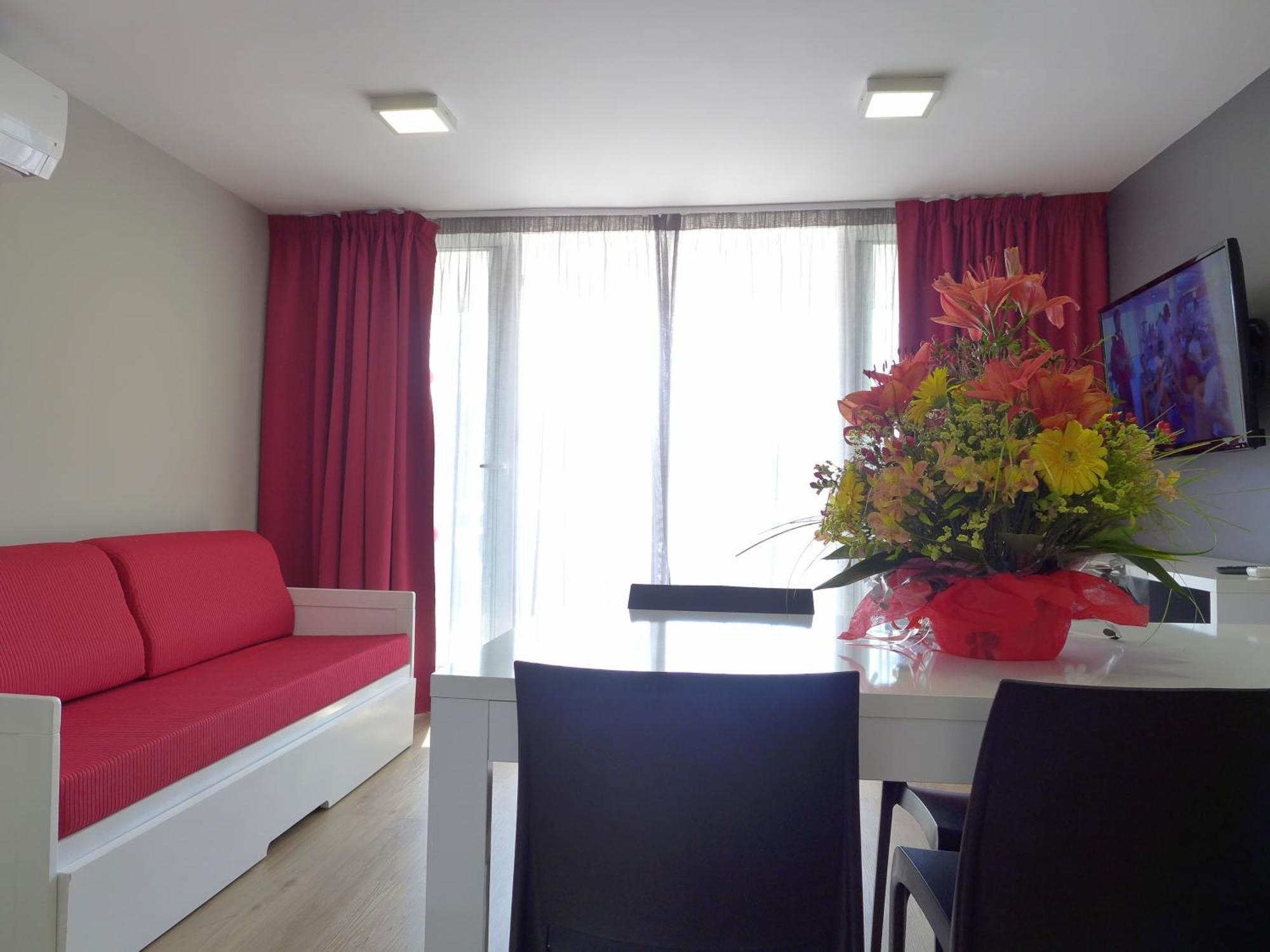 Rentalmar Navarra Family Suites Салоу Номер фото